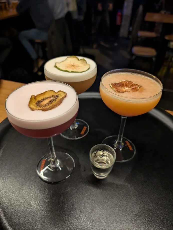 Cocktails Champo : Terrasse du Bar Le Champollion à Grenoble