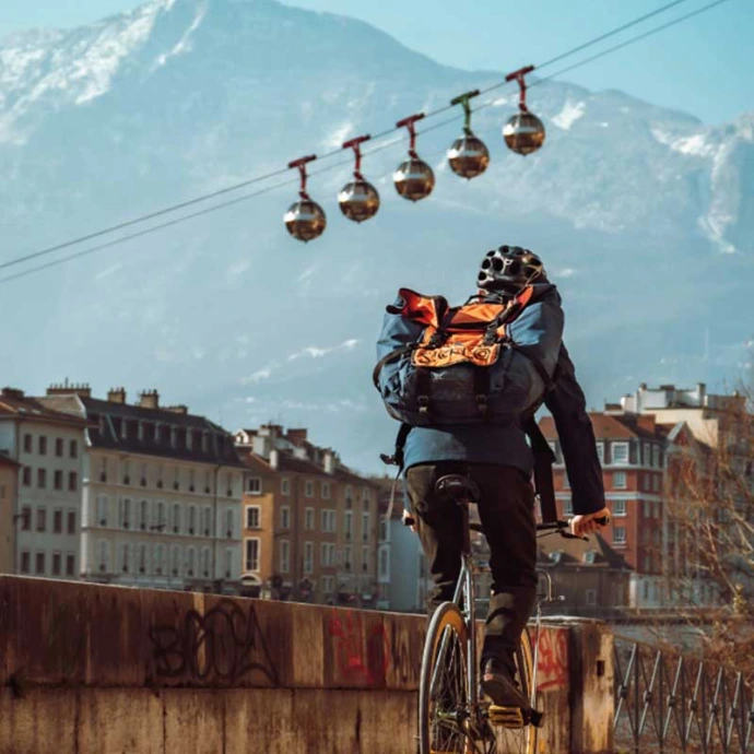 Livraison à vélo à Grenoble : Service Sicklo en action